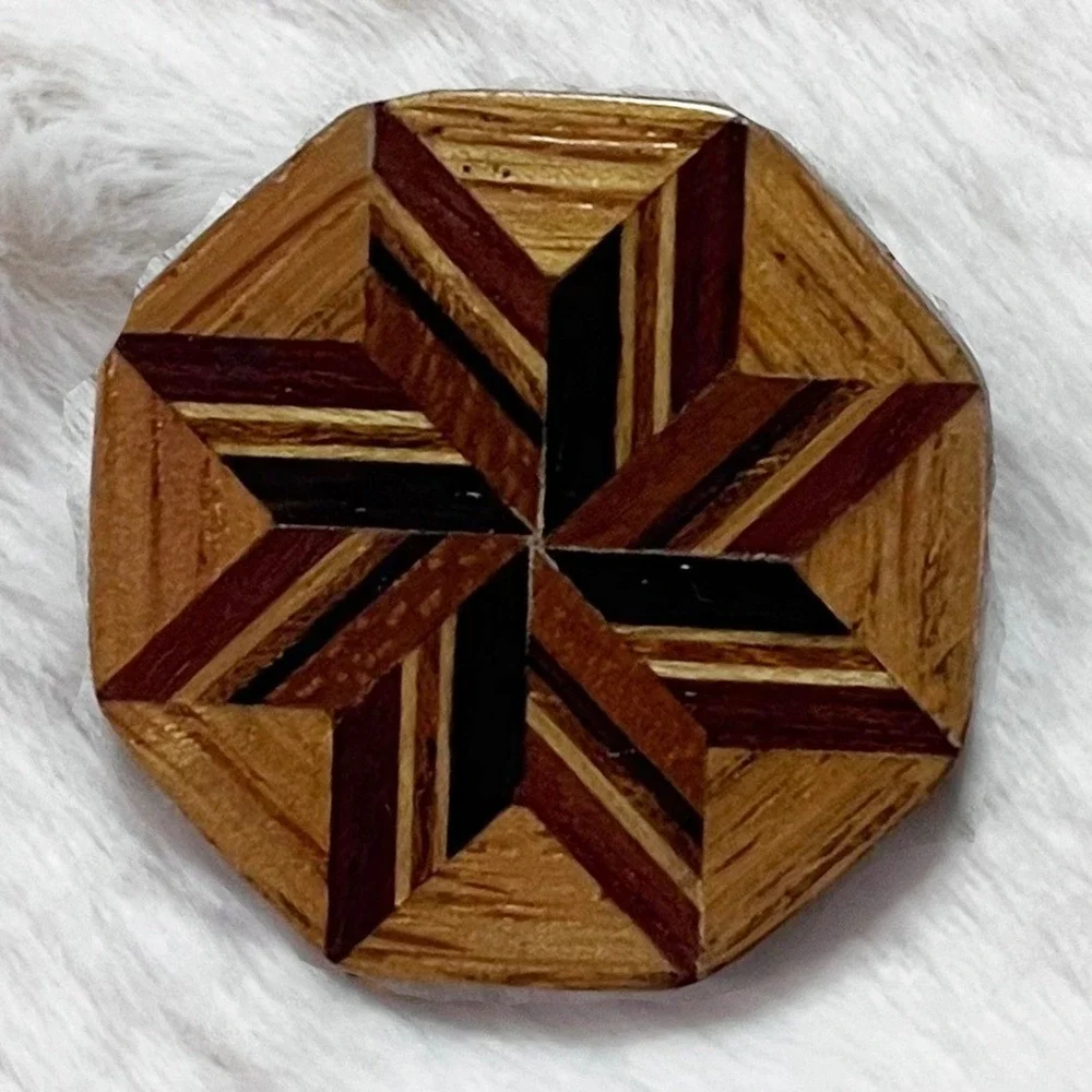 🔮 5/$25 Vintage Hexagonal Wood Carving‎ Pin